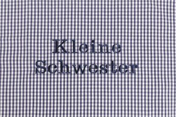 Kleine Schwester, Kapuzenshirt